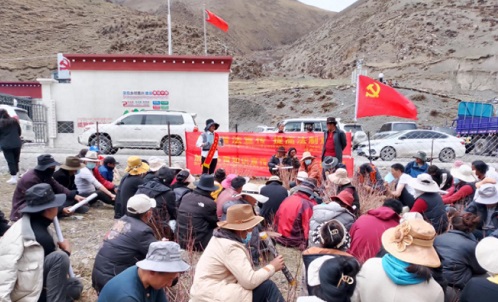 那曲比如茶曲鄉(xiāng)蟲草采集點(diǎn)開展氣象知識(shí)普及和防災(zāi)減災(zāi)宣傳