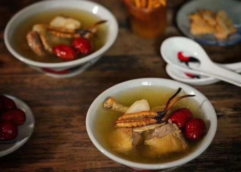 <a href=http://m.ynrhw.com/chifa/ target=_blank class=infotextkey>冬蟲夏草的吃法</a>