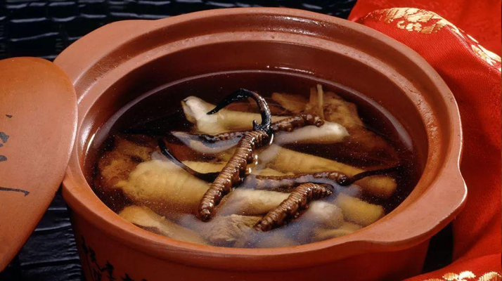 糖尿病可服用冬蟲夏草嗎？科學(xué)解析其調(diào)理價(jià)值與注意事項(xiàng)